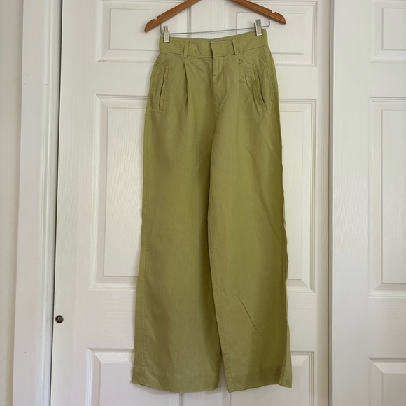 Everlane High Waisted Linen Drape Pant in Leek Green - Picture 2 of 4